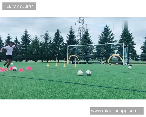 打造足球明星的摇篮俱乐部：培养未来球场巨星的成功之路