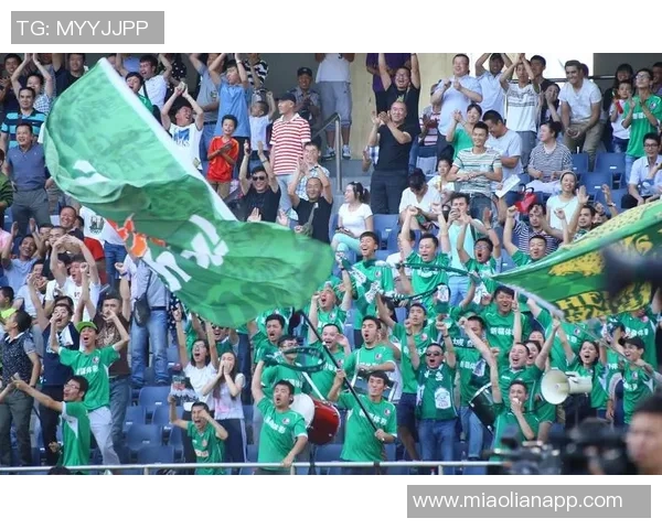 新疆足球明星全解析及其成就与影响力盘点 新疆足球明星全解析及其成就与影响力盘点